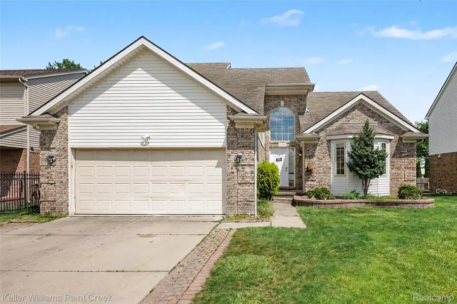 33180 Glengary Court, Sterling Heights, MI 48310 - #2