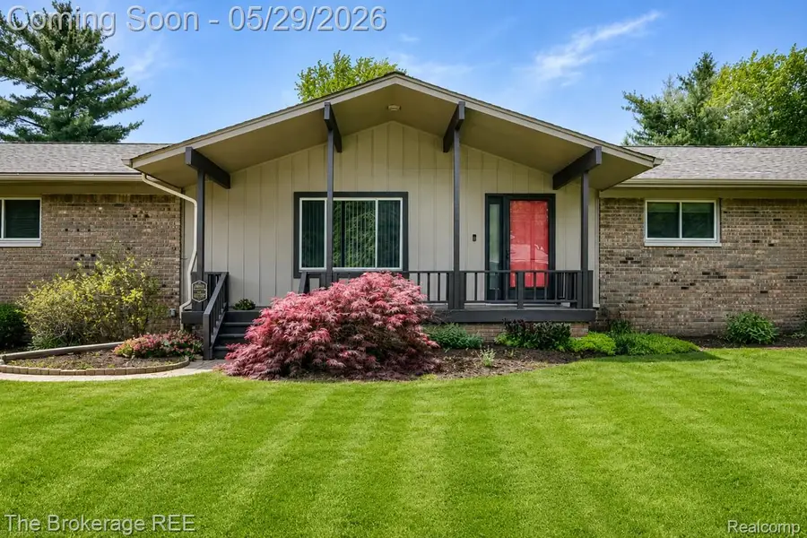 6933 Hubbard Hills Drive, Clarkston, MI 48348 - #3