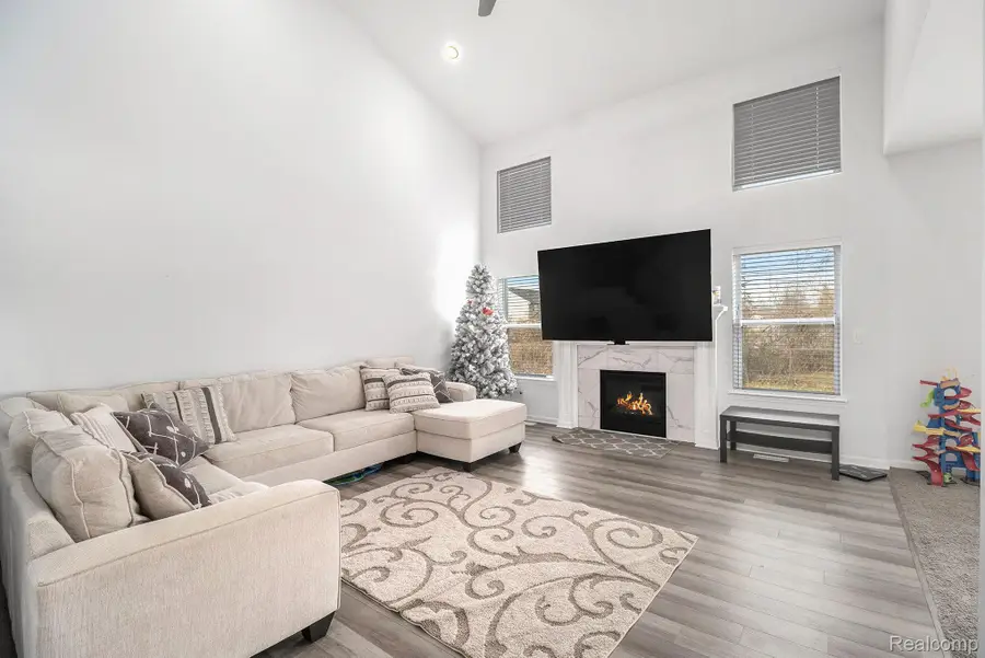 8301 Berwick Drive, Westland, MI 48185 - #2