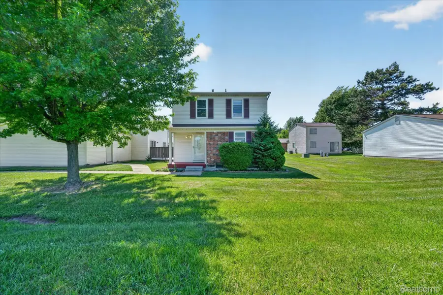 2824 Roundtree Drive, Troy, MI 48083 - #2