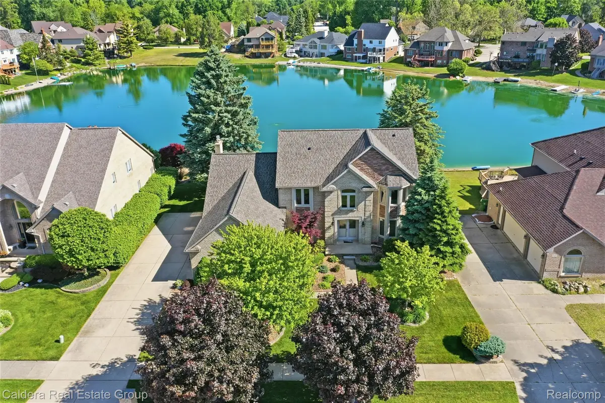 8915 Chestnut Run Drive, Utica, MI 48317 - #1