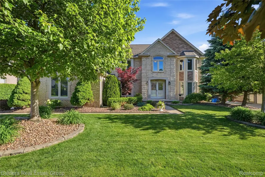 8915 Chestnut Run Drive, Utica, MI 48317 - #2
