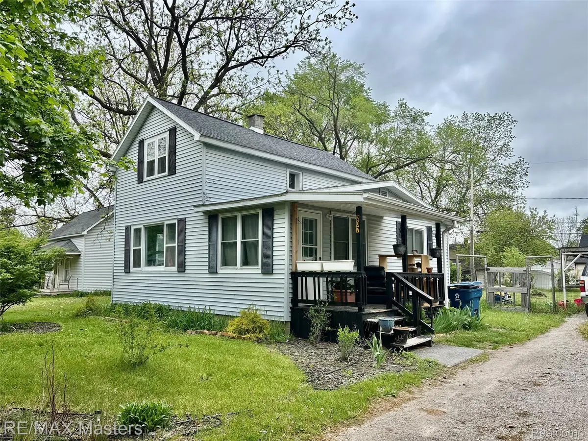 207 Court Street S, Standish, MI 48658 - #1