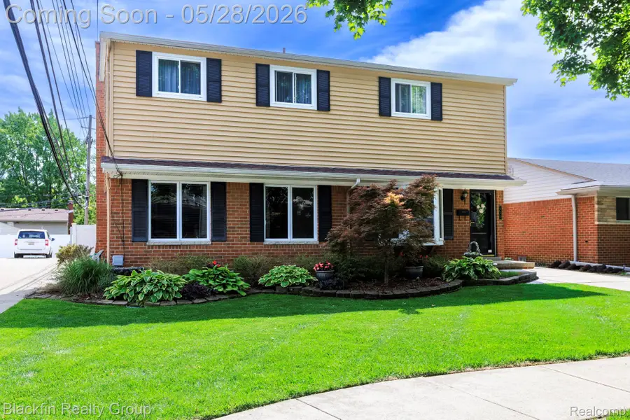 430 N Batchewana Street, Clawson, MI 48017 - #2