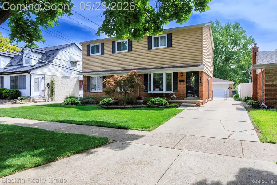 430 N Batchewana Street, Clawson, MI 48017 - #3