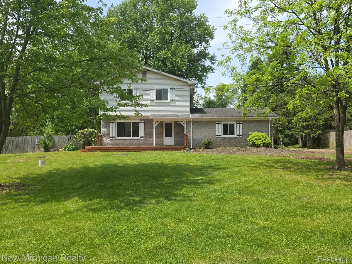 895 Garner N, Milford, MI 48380 - #1