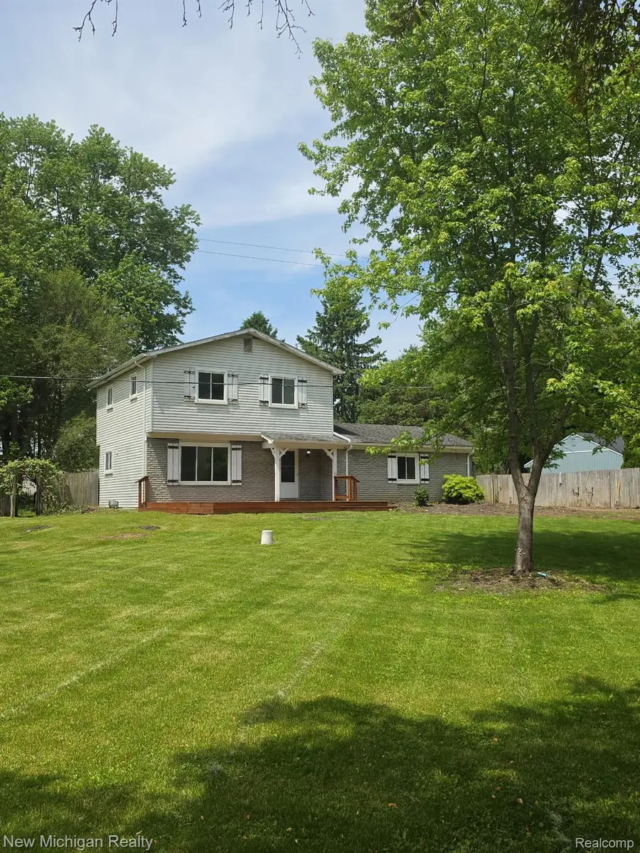 895 Garner N, Milford, MI 48380 - #2