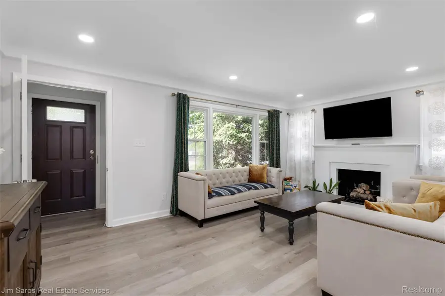 474 Madison Street, Grosse Pointe Farms, MI 48236 - #2