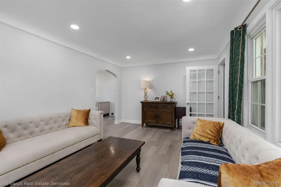474 Madison Street, Grosse Pointe Farms, MI 48236 - #3
