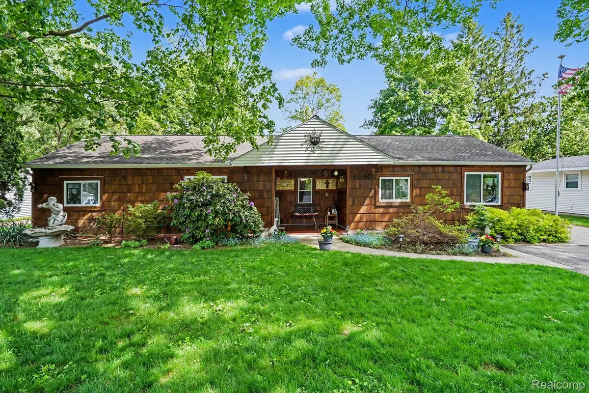 5830 Eldridge Drive, Waterford, MI 48327 - #1