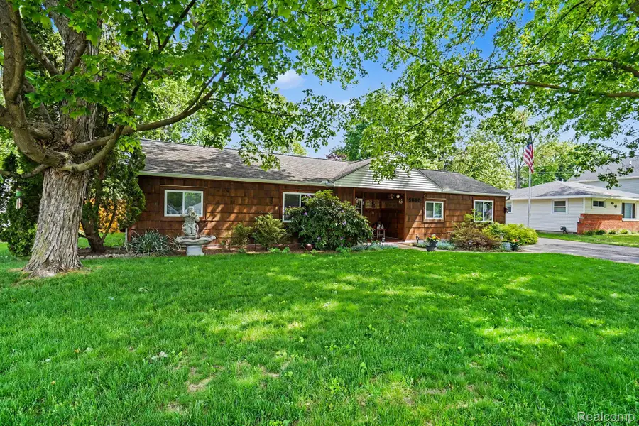 5830 Eldridge Drive, Waterford, MI 48327 - #3