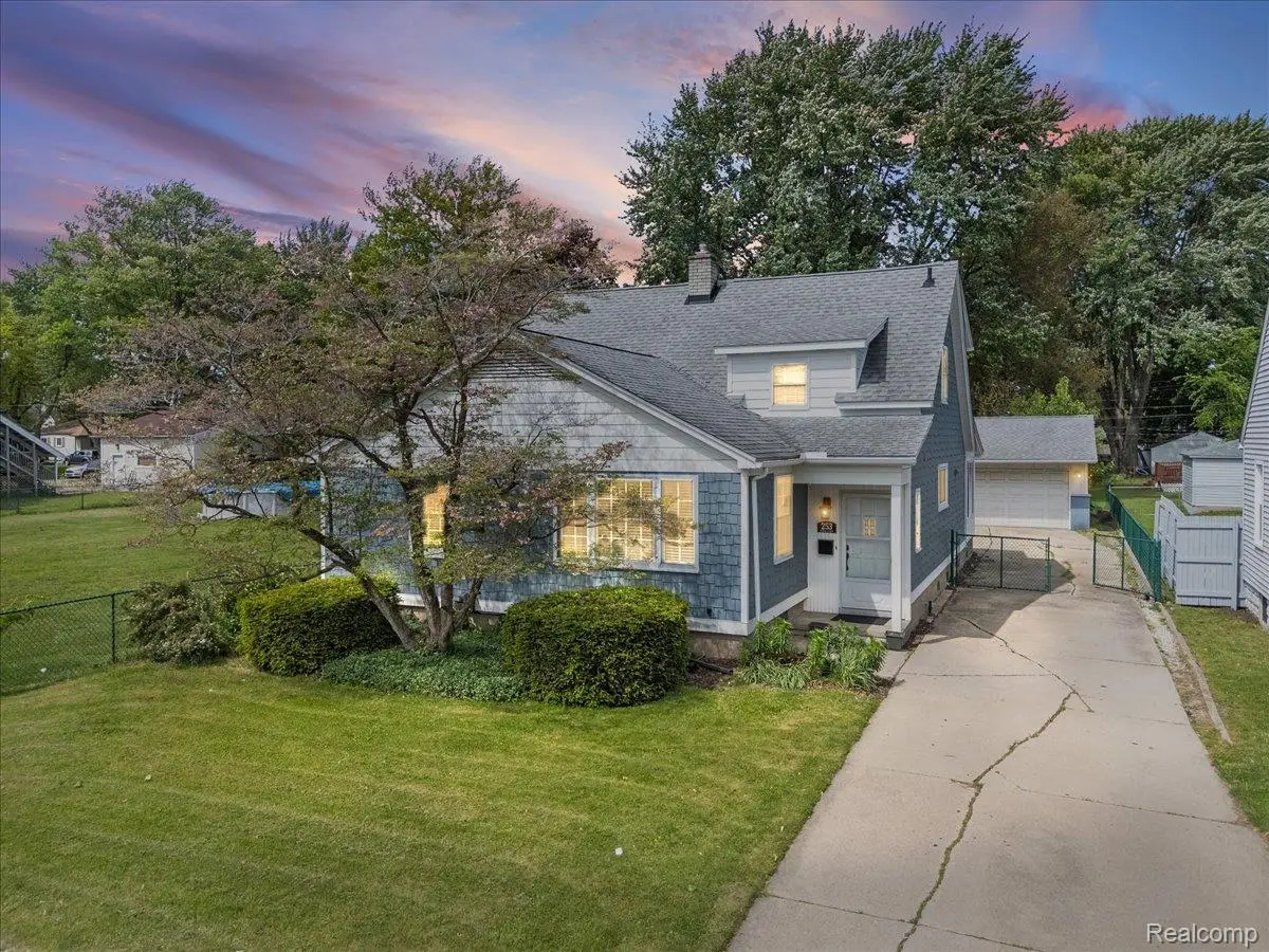 253 N Rose Street, Mount Clemens, MI 48043 - #1
