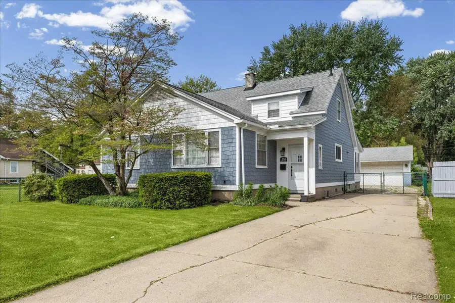 253 N Rose Street, Mount Clemens, MI 48043 - #2