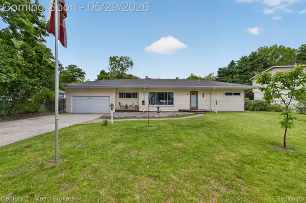 985 S Park Street, Highland, MI 48356