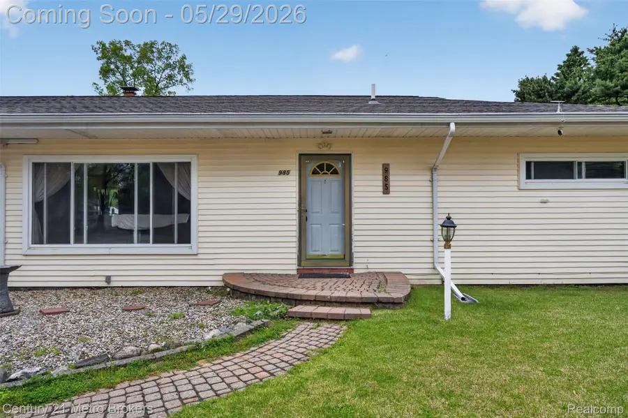 985 S Park Street, Highland, MI 48356 - #3