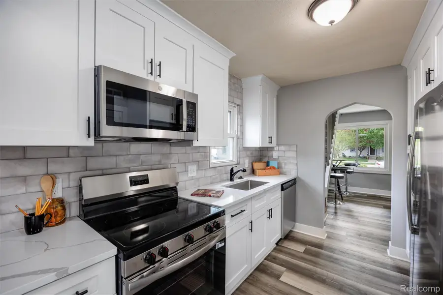 17108 Arlington Avenue, Allen Park, MI 48101 - #3