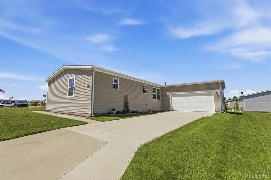 11112 Hickory Tree Court, South Lyon, MI 48178 - #2