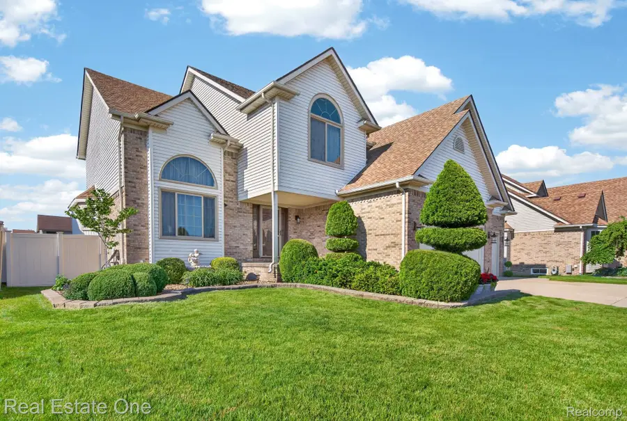 17482 Snapdragon Drive, Rockwood, MI 48173 - #3