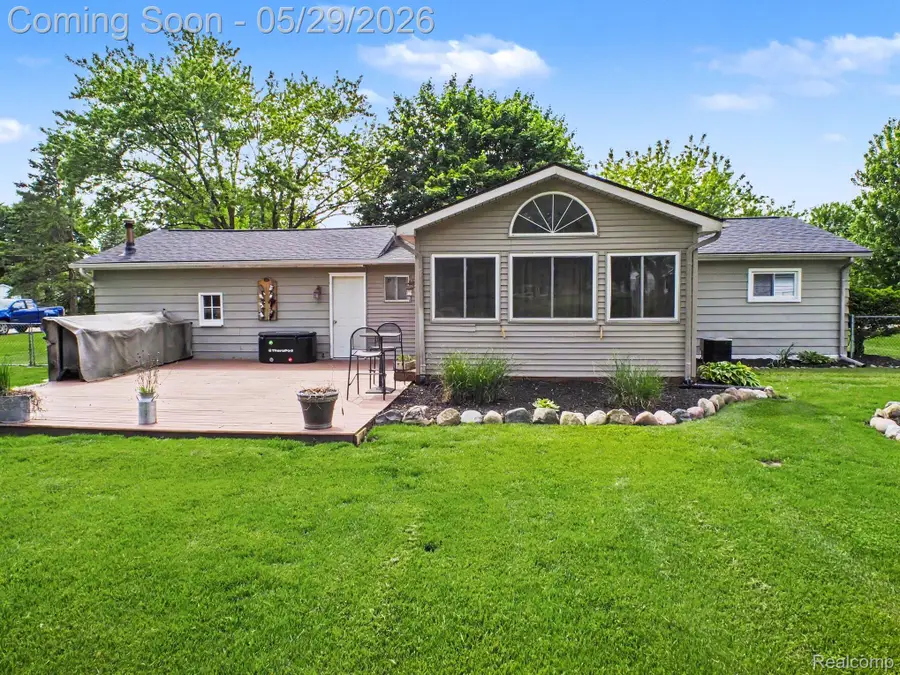 5499 Robin Drive, Grand Blanc, MI 48439 - #3
