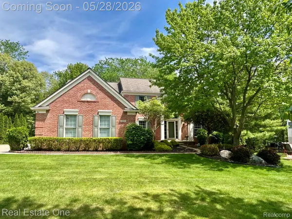 7355 Oakstone Drive, Clarkston, MI 48348