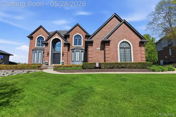 668 Springview Drive, Rochester, MI 48307