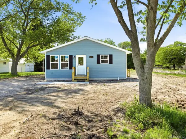 2971 Beach Road, PortHuron, MI 48060