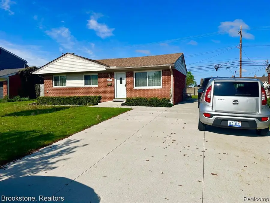 41371 Hamilton Drive, Sterling Heights, MI 48313 - #3