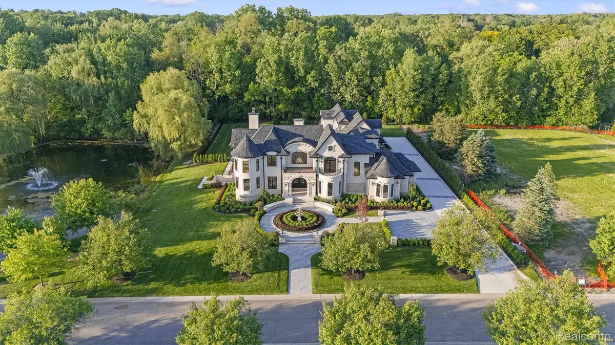 575 Chase Lane, Bloomfield Hills, MI 48304 - #1