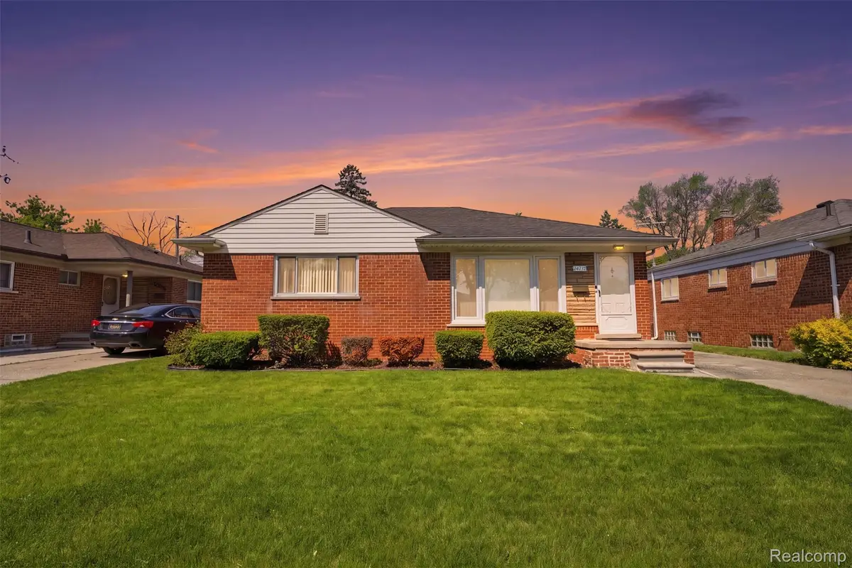 24237 Roxana Avenue, Eastpointe, MI 48021 - #1
