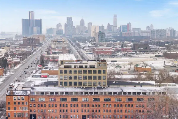 6533 E Jefferson Avenue #703, Detroit, MI 48207