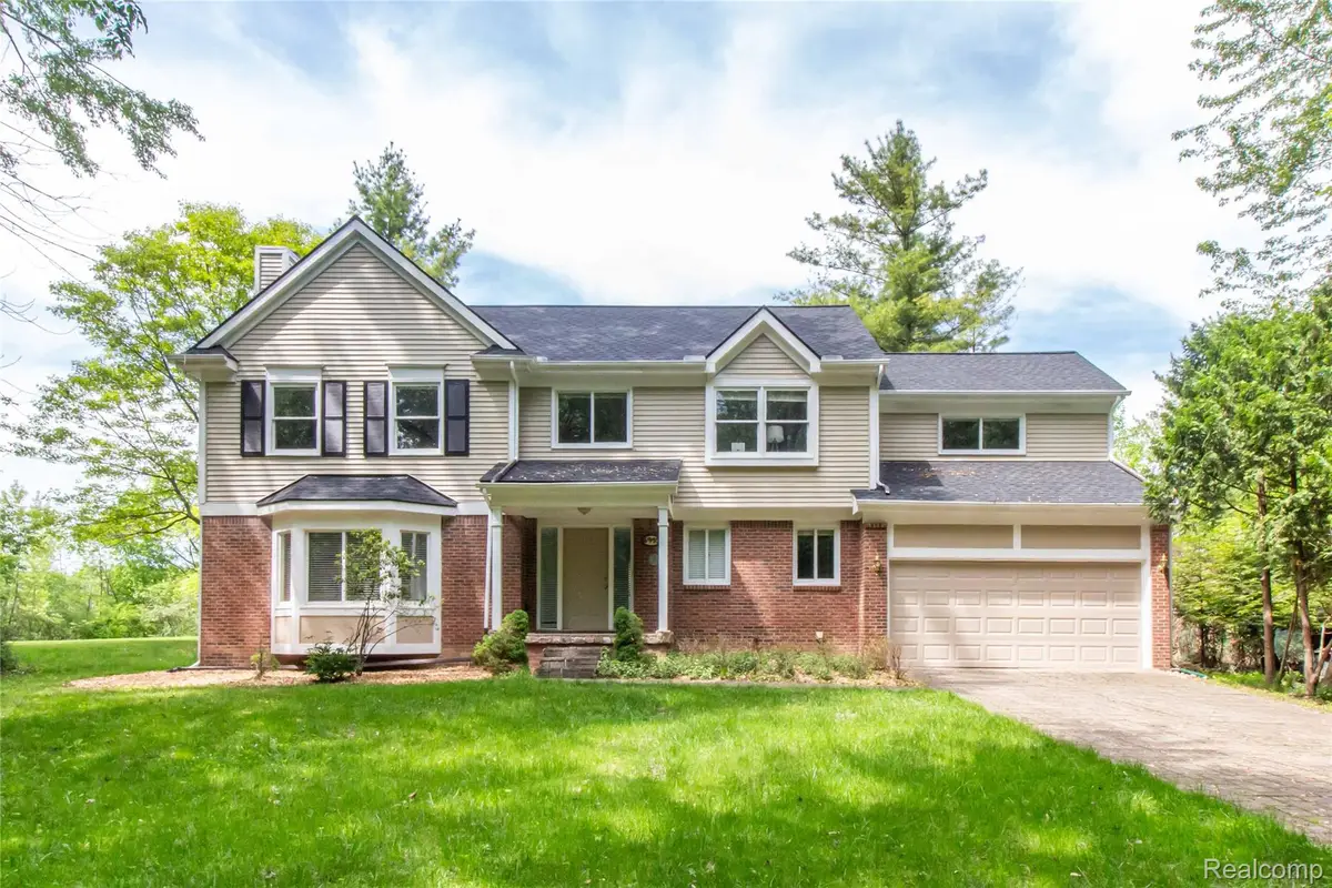 6910 Leytonstone Boulevard, West Bloomfield, MI 48322 - #1