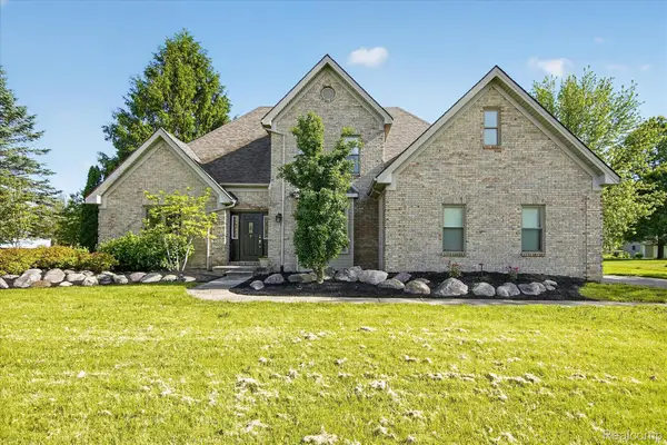 34604 Jesica Lane, NewBoston, MI 48164
