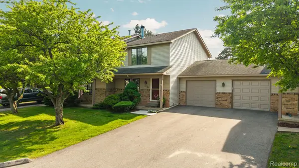299 Wind Way Drive, WalledLake, MI 48390