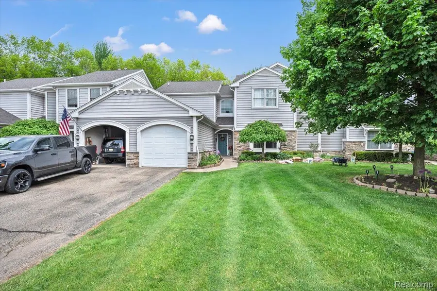 2142 Carriage Hill Circle, Lapeer, MI 48446 - #2