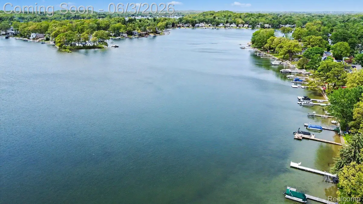 2512 Grandview Boulevard, Waterford, MI 48329 - #1
