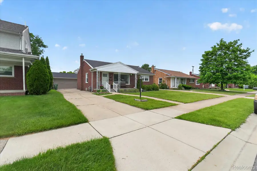 6601 Elizabeth Street, Garden City, MI 48135 - #2