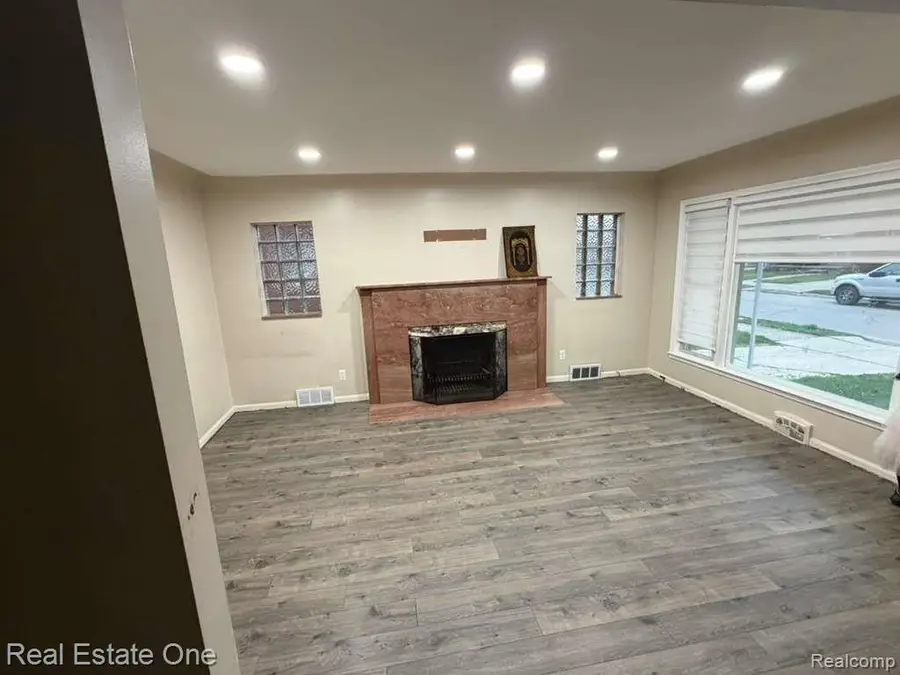 6835 Rosemont Avenue, Detroit, MI 48228 - #3