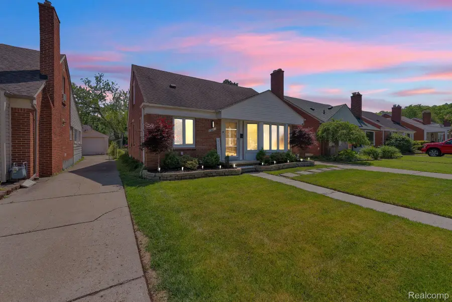 23241 Oak Street, Dearborn, MI 48128 - #3