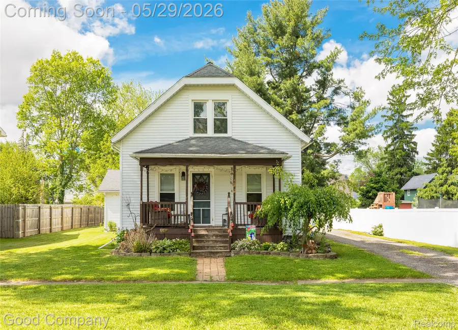 140 W Vesey Street, Petersburg, MI 49270 - #2