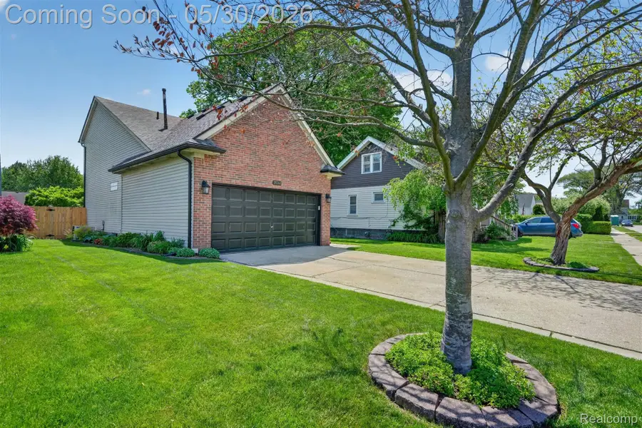 18364 Beechwood Street, Roseville, MI 48066 - #2