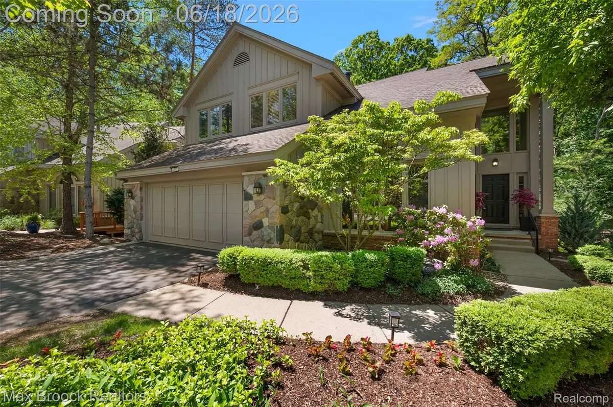 4872 Cliffside Drive, West Bloomfield, MI 48323 - #1