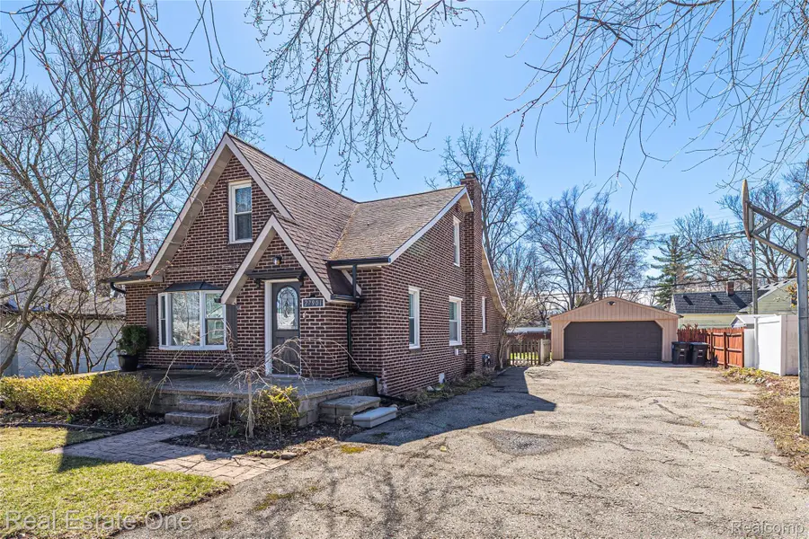 27901 Long Street, Livonia, MI 48152 - #3