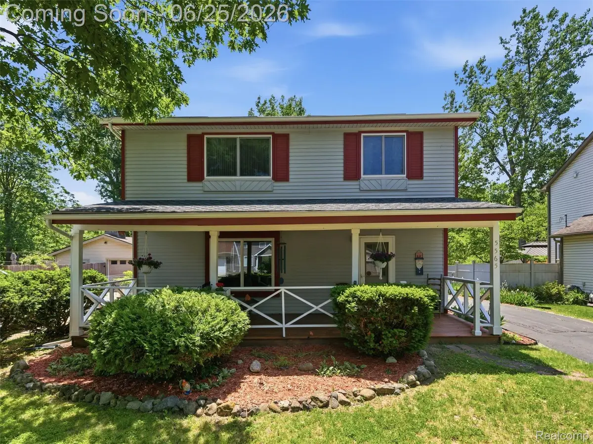 5565 Crescent Road, Waterford, MI 48327 - #1