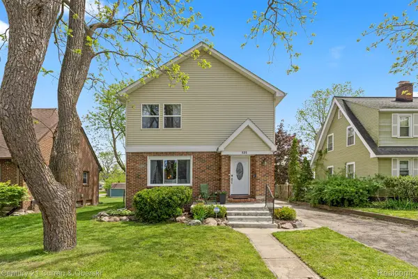 135 Draper Avenue, Waterford, MI 48328