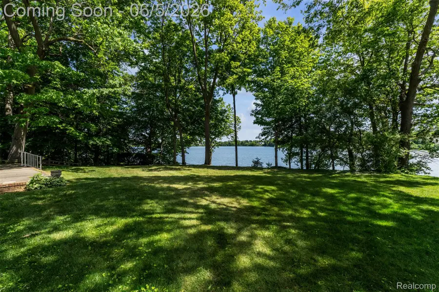 47435 N Shore Drive, Belleville, MI 48111 - #3