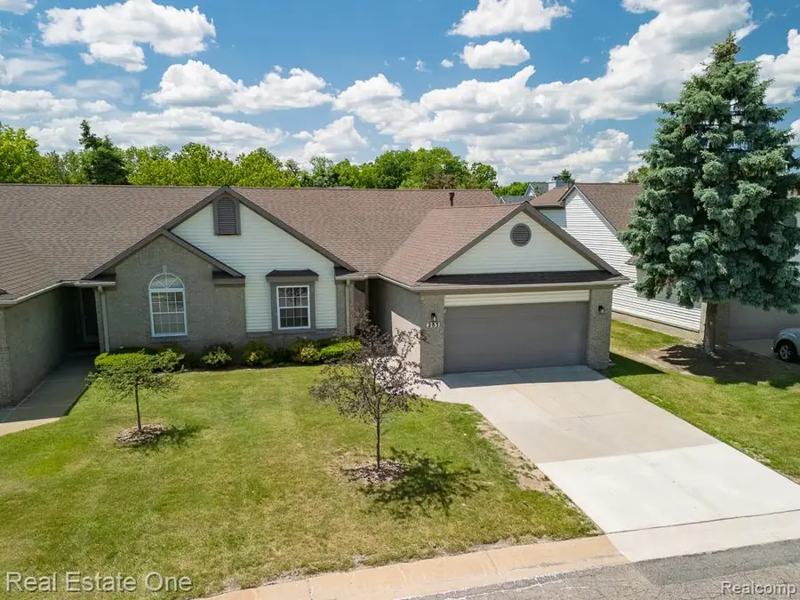283 Whispering Hill, Commerce, MI 48390 - #2