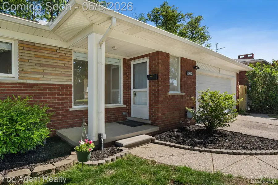 29492 Geraldine Drive, Warren, MI 48093 - #3