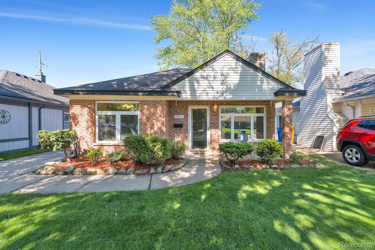 7411 N Vernon Street, Dearborn Heights, MI 48127 - #1
