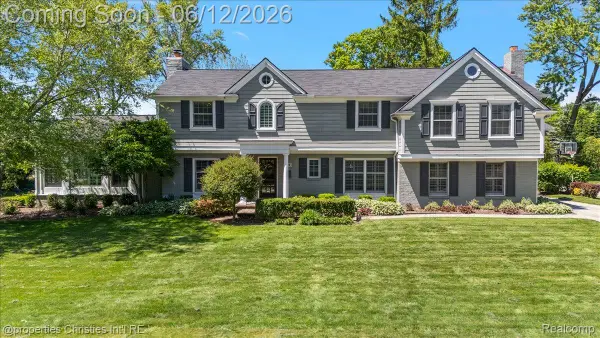 135 Clifton Road, BloomfieldHills, MI 48301
