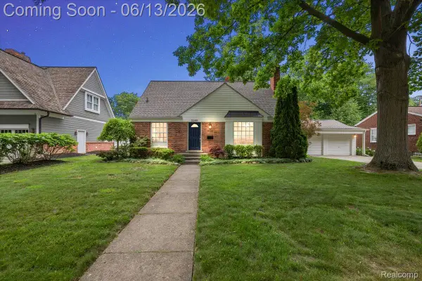 2260 W Lincoln Street, Birmingham, MI 48009